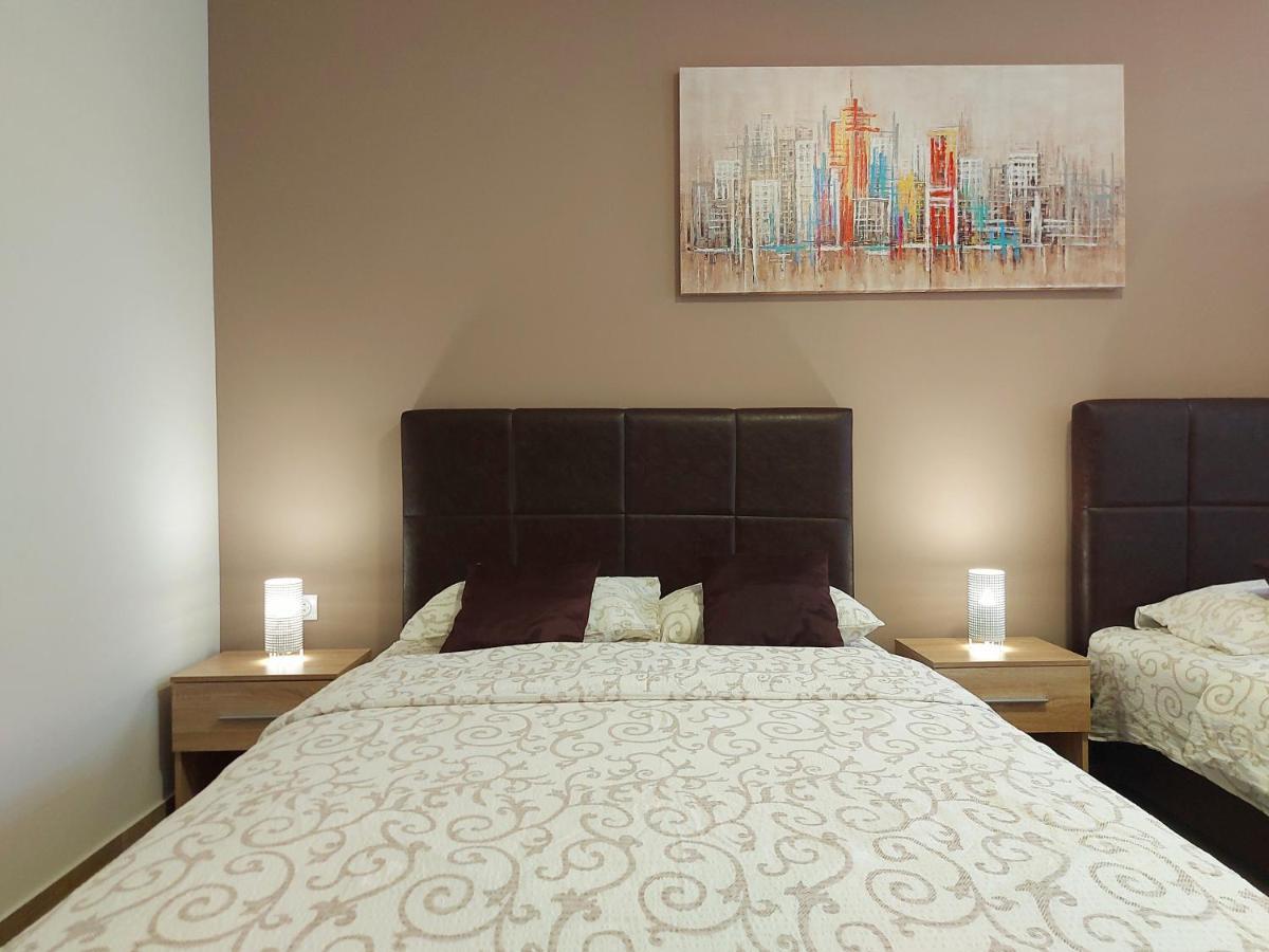 Auberge de jeunesse Centar lux 2 à Zrenjanin Extérieur photo