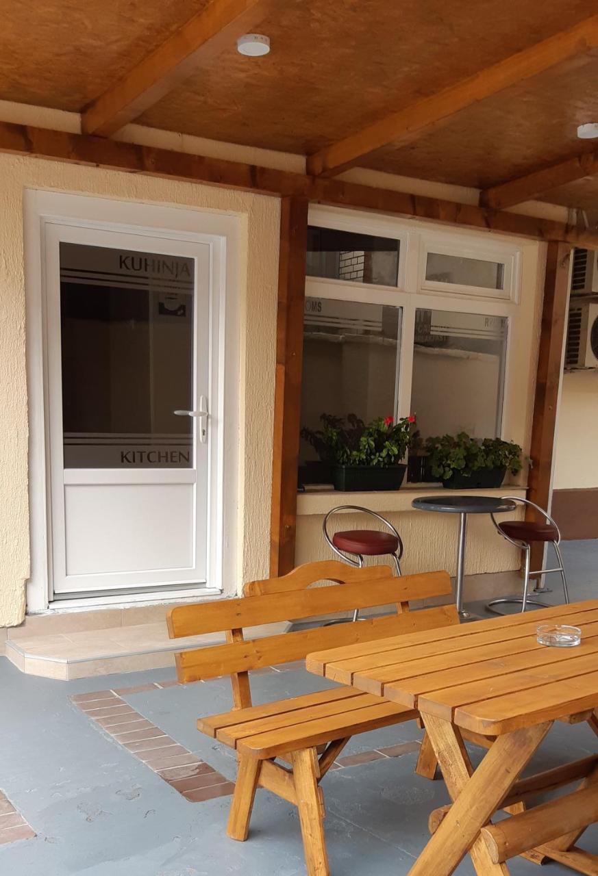 Auberge de jeunesse Centar lux 2 à Zrenjanin Extérieur photo